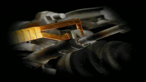 Anschauungsgrafik zum Lösen verrosteter Schrauben durch Zufuhr von Tiefeninduktionswärme.